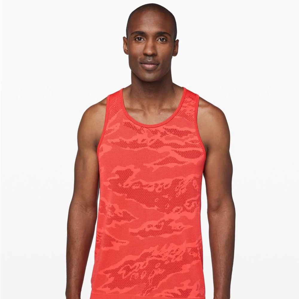 Men’s medium Lululemon metal vent tank